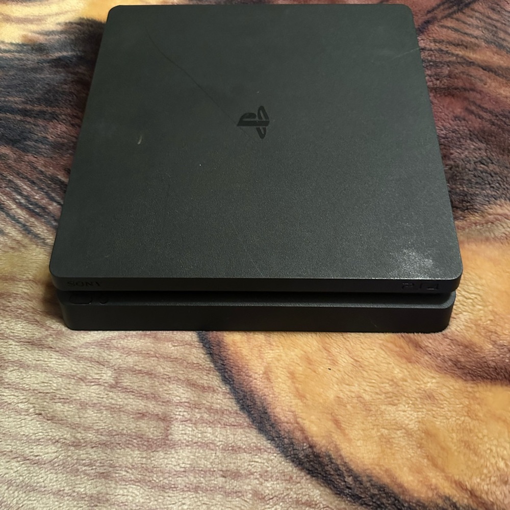 PS4 Slim